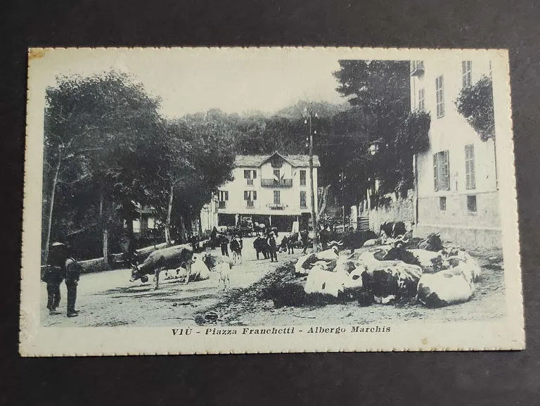 Cartolina Viù - Piazza Franchetti - Albergo Marchis