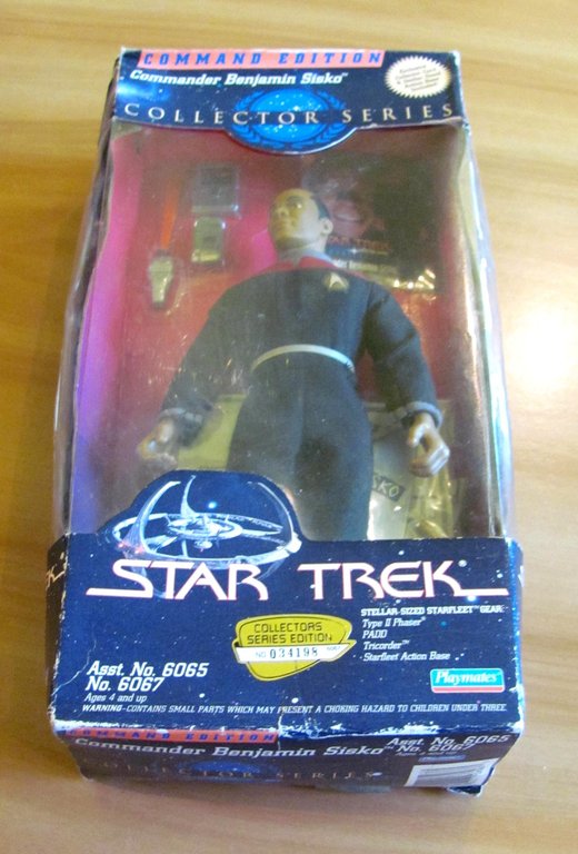 ACTION FIGURE - STAR TREK - Collector Series - Commander …