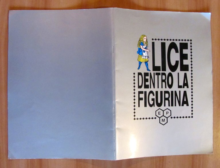 ALICE DENTRO LA FIGURINA