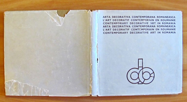 ARTA DECORATIVA CONTEMPORANA ROMANEASCA