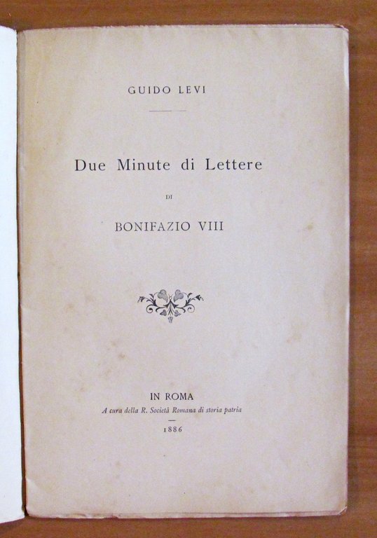 DUE MINUTE DI LETTERE DI BONIFAZIO VIII