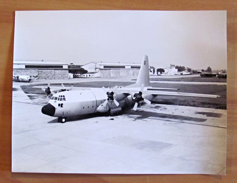 FOTO Archivio AERONAUTICA MILITARE ITALIANA - AEREO C-130