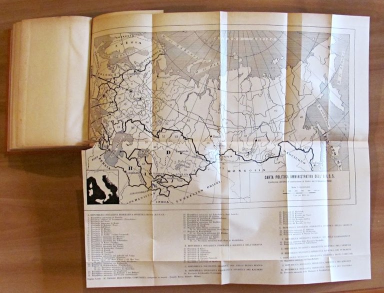 IL CROLLO DELL'UTOPIA COMUNISTA - Carta Politico-Amministrativa dell'URSS - 2 …