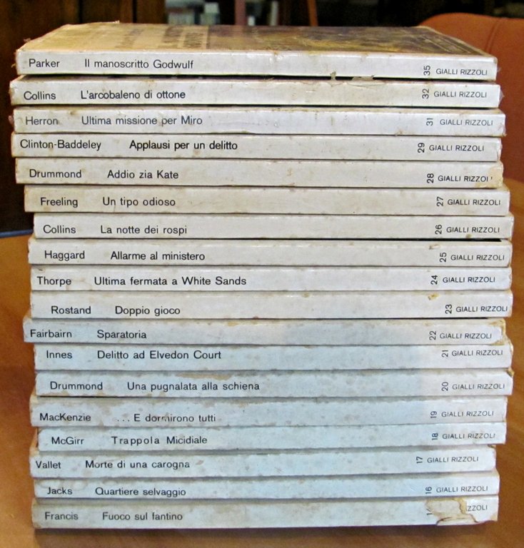 Lotto di 18 numeri I GIALLI DI QUALITA'