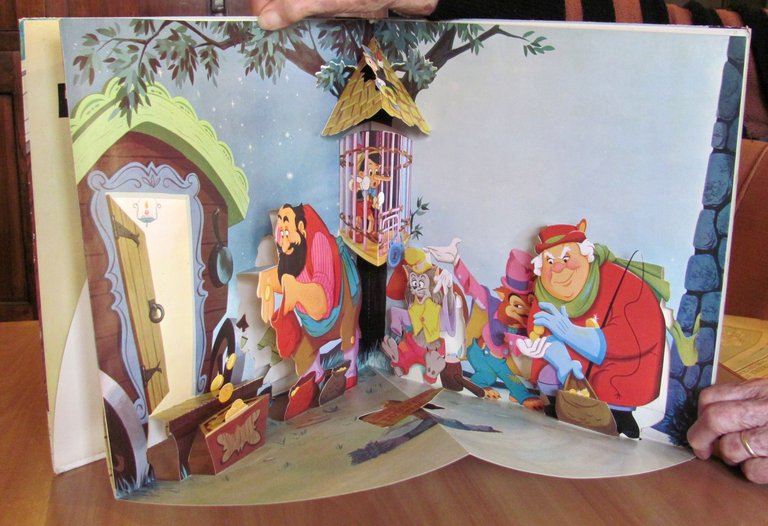 PINOCCHIO - Disneyrama con tavole a Pop-Up e Libro illustrato, … | Immagine Gallery 4