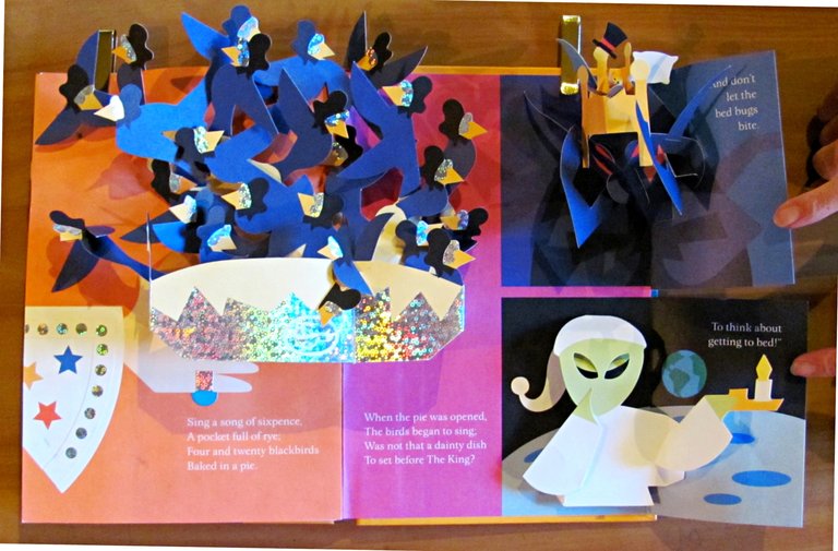 THE MOVABLE MOTHER GOOSE - Pop-Up