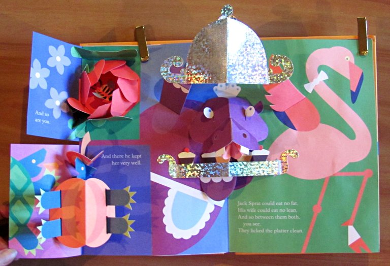 THE MOVABLE MOTHER GOOSE - Pop-Up