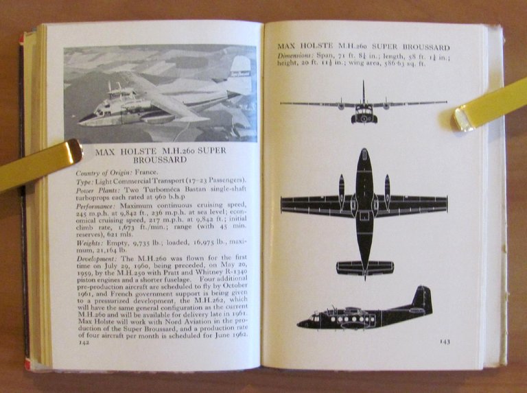 The Observer's Book of AIRCRAFT con 272 illustrazioni, I edizione …