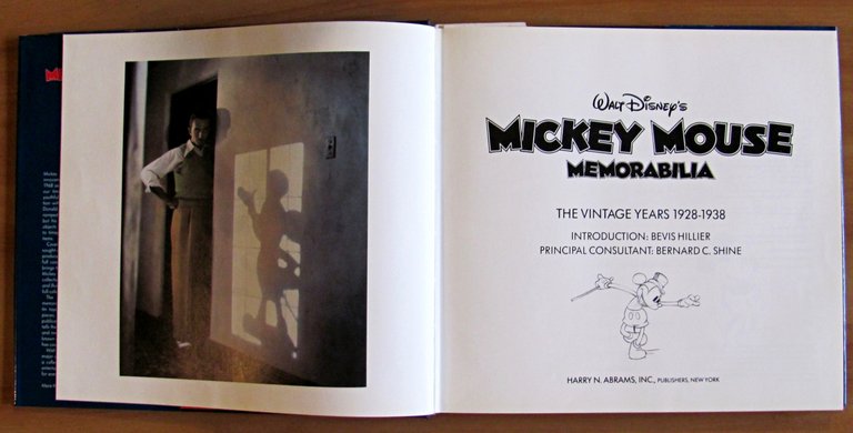 WALT DISNEY'S MICKEY MOUSE MEMORABILIA - The vintage years 1928-1938