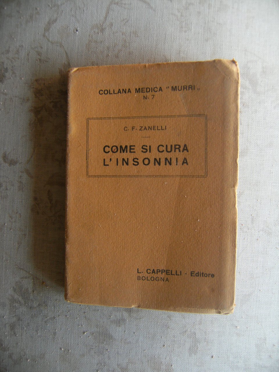 COME SI CURA L'INSONNIA