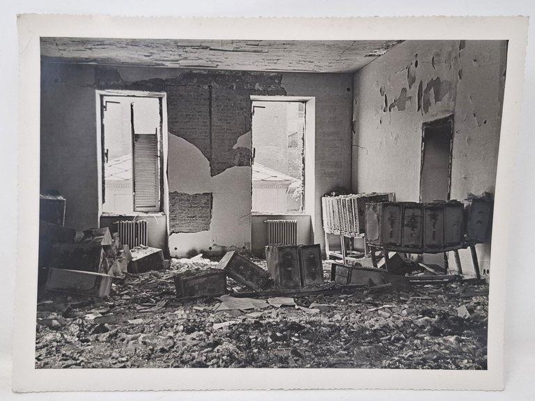 10 FOTOGRAFIE ORIGINALI DI UFFICI (presumibilmente di Torino) PRIMA E … | Immagine Gallery 2