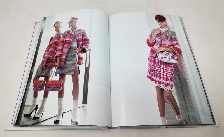 GLASS AND MIRROR / Chanel spring-summer 2014