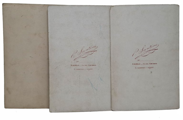 TRE FOTOGRAFIE CON CURIOSO SOGGETTO IN MASCHERA