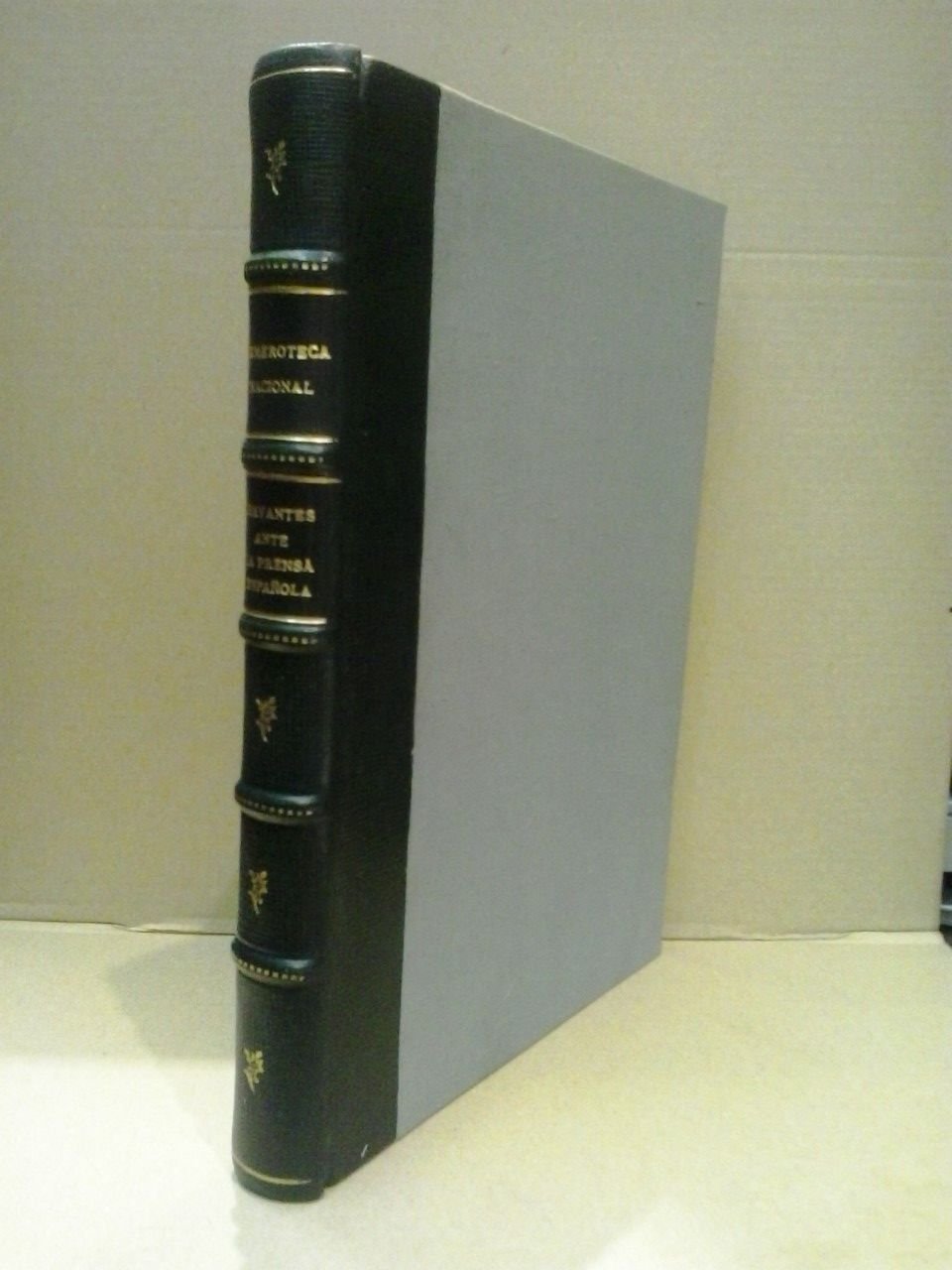 Cervantes ante la prensa española, en su Cuarto Centenario. 1947 …