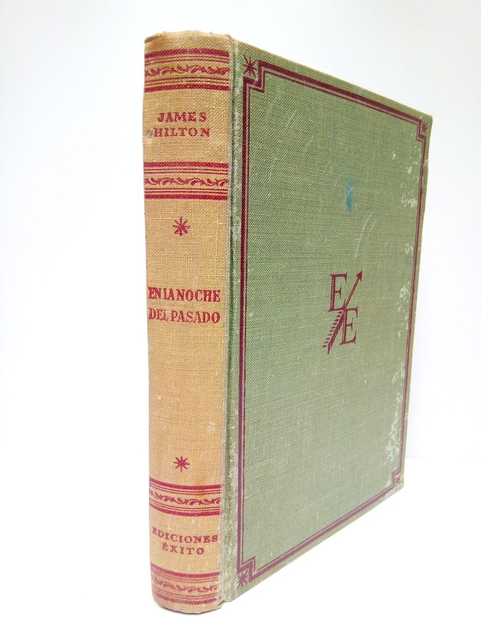 En la noche del pasado / Versión española de M. …