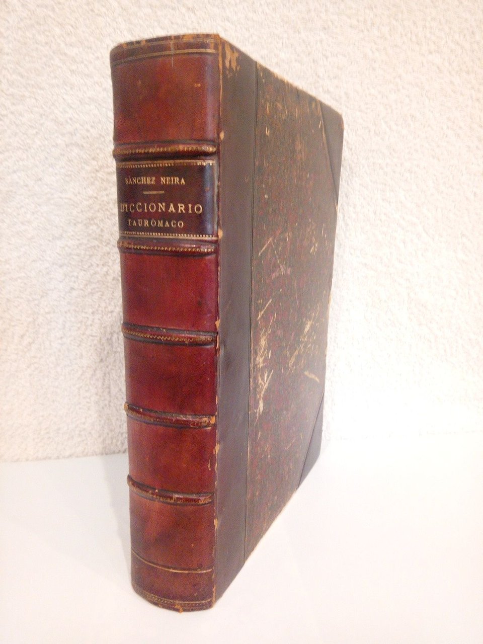 Gran Diccionario Taurómaco: Comprende todas las voces técnicas conocidas en …