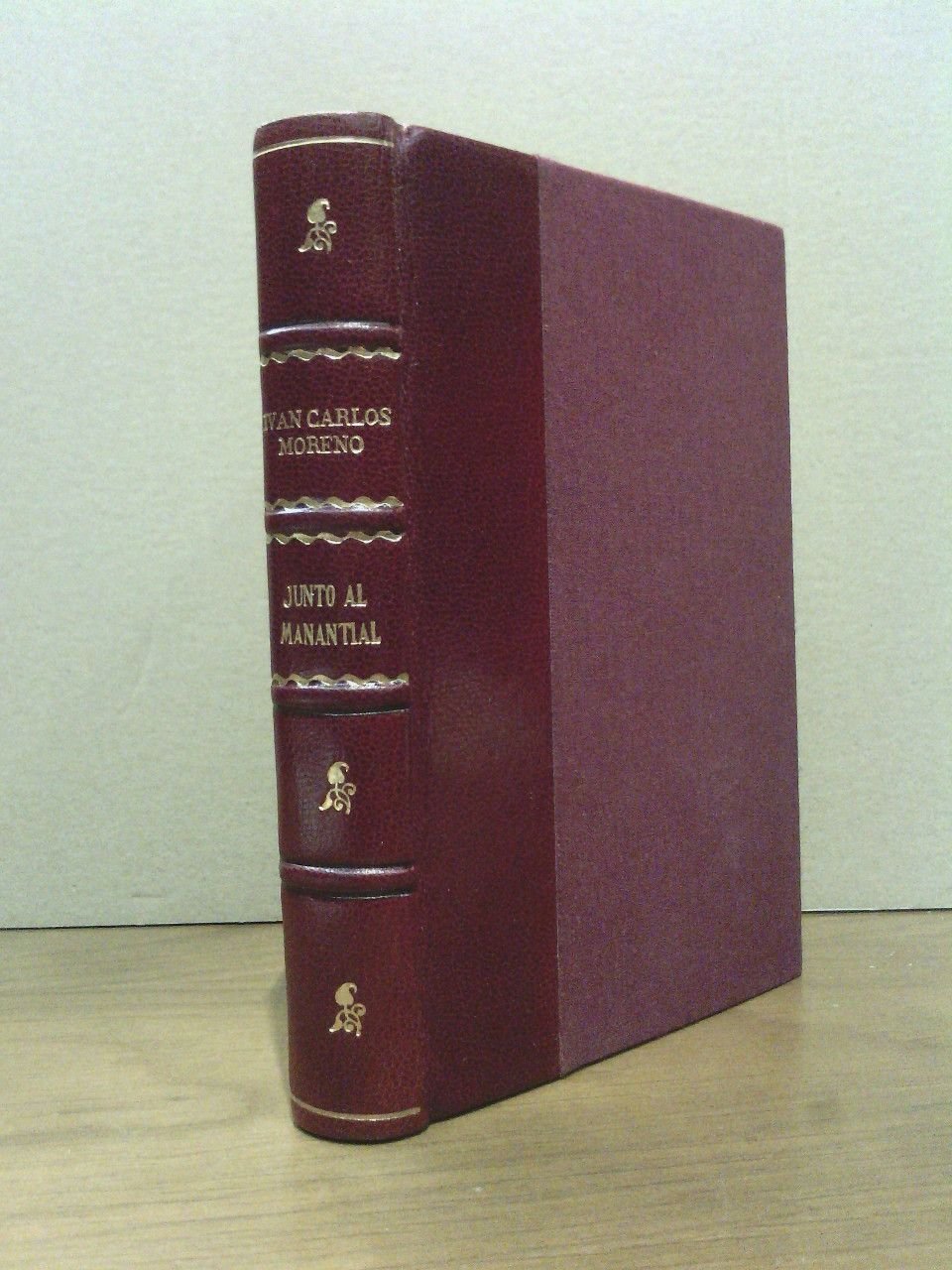 Junto al Manantial. (Cuentos) / Prólogo de Belisario Roldán | Immagine principale