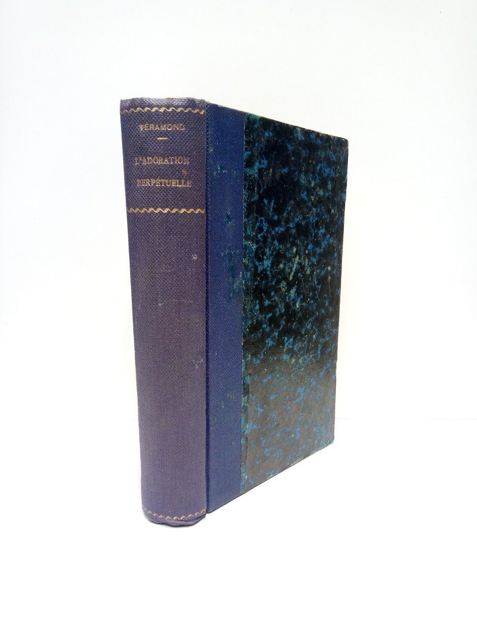 L'Adoration perpétuelle. (Roman dámour). Précédé d'un assai sur l'amour, la …