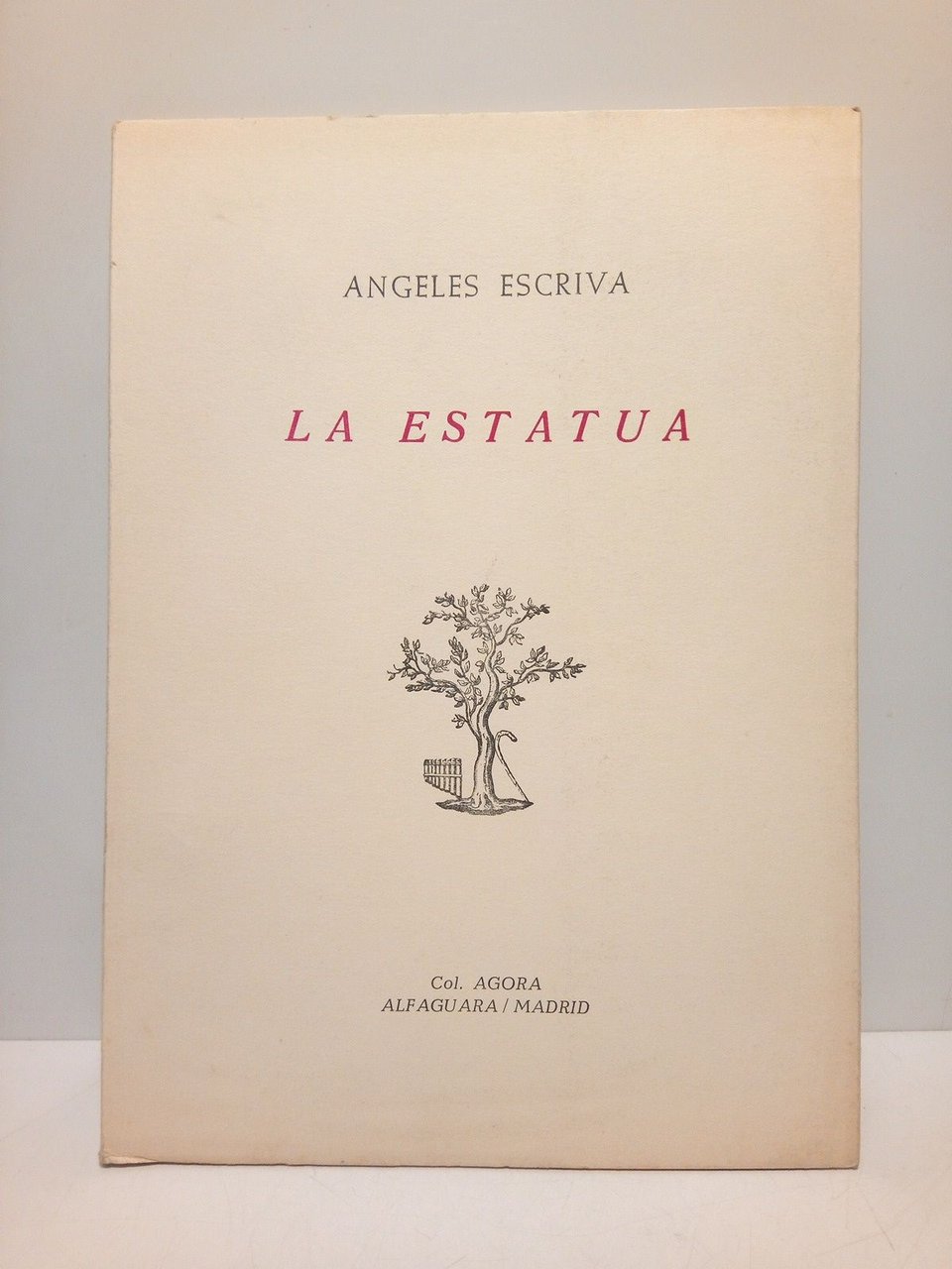 La Estatua. [Poesías]