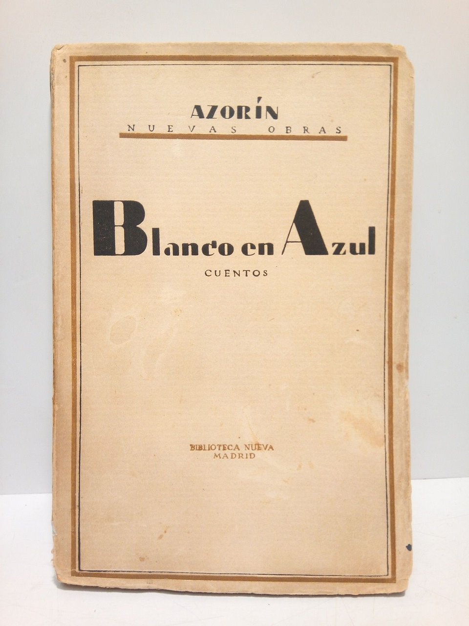 Nuevas Obras: BLANCO EN AZUL. (Cuentos)