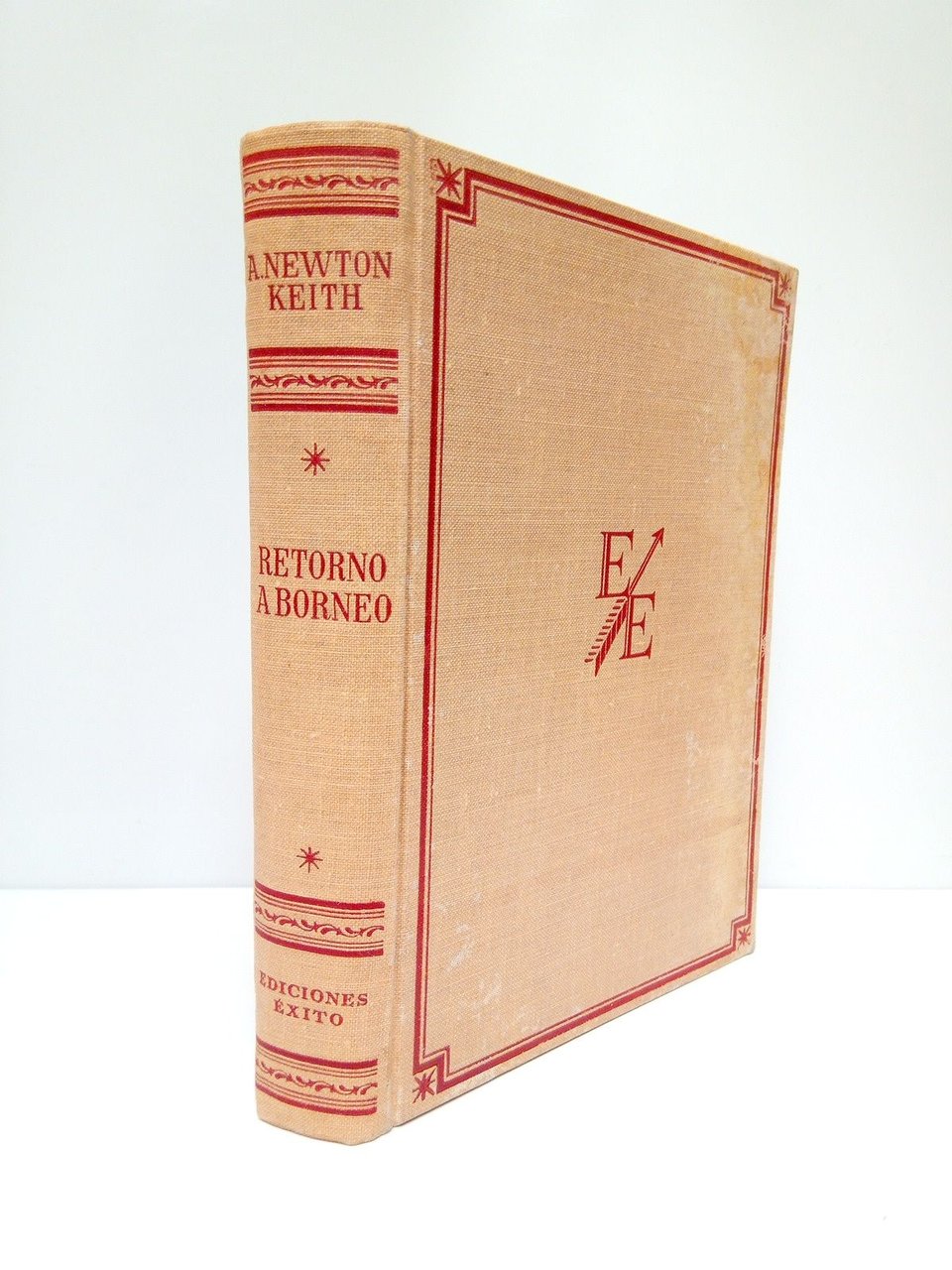 Retorno a Borneo / Versión española de Julio de Cózar