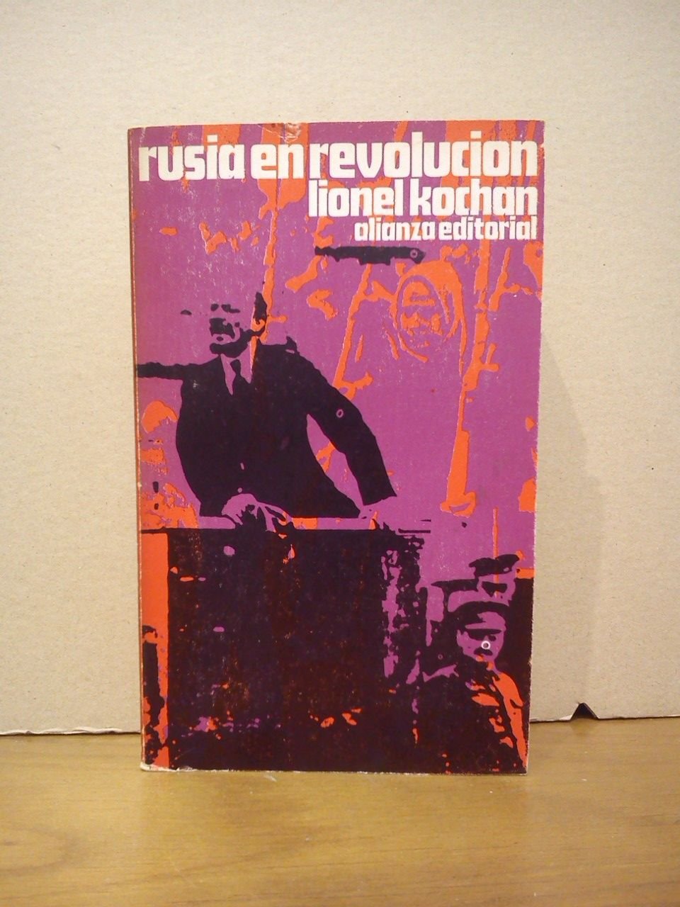 Rusia en revolución (1890-1918) / Traducción de Consuelo Vázquez de …