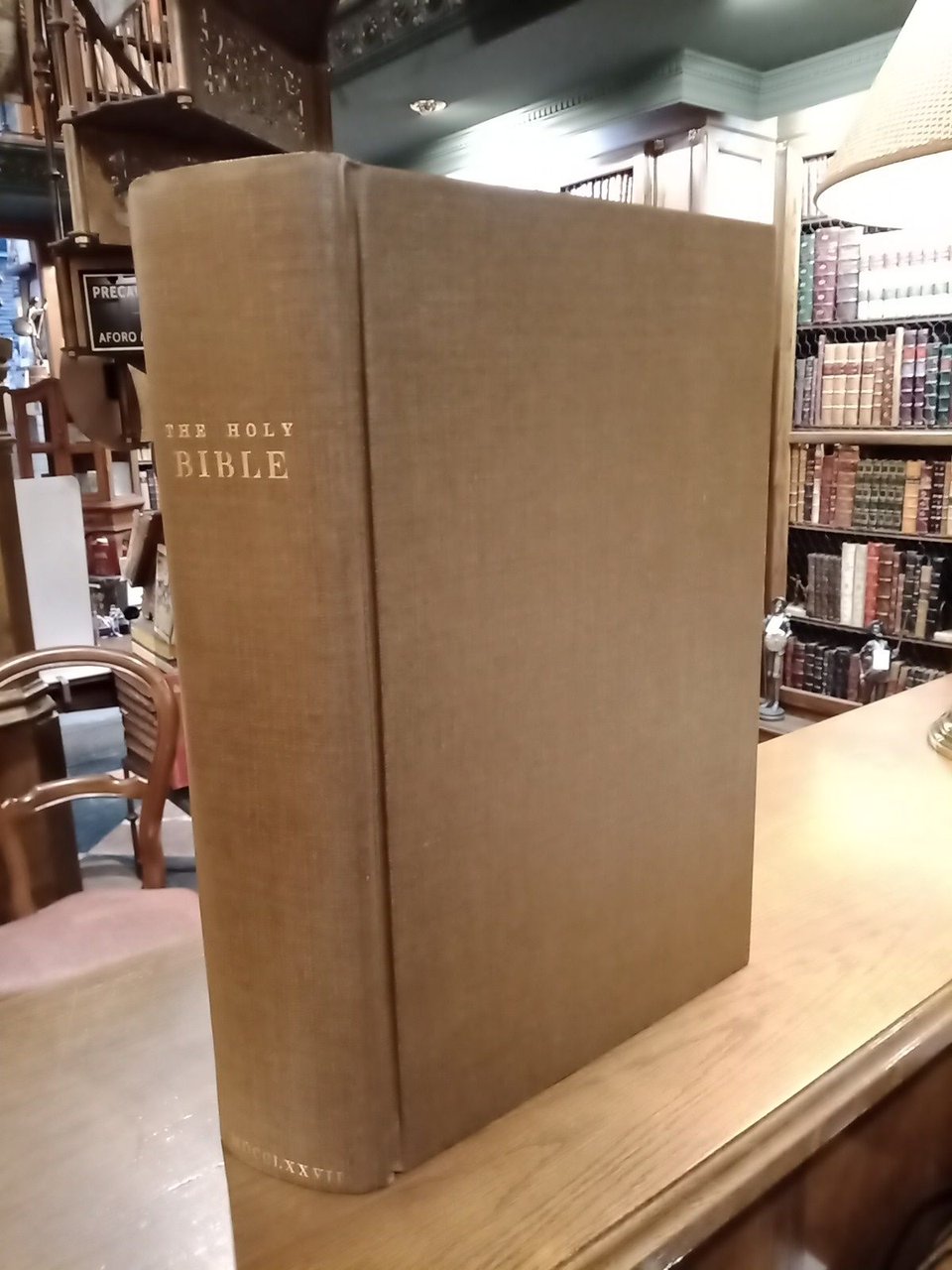 The Universal Family Bible: or, Christian's Divine Library. Containing [en … | Immagine principale