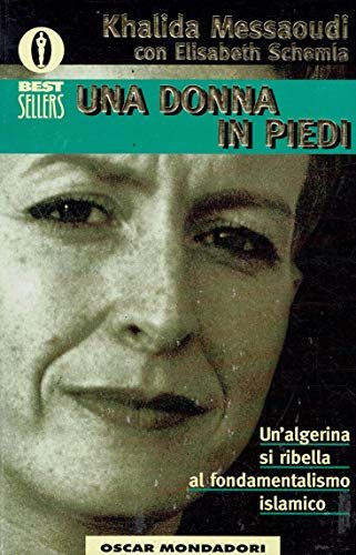 Una donna in piedi