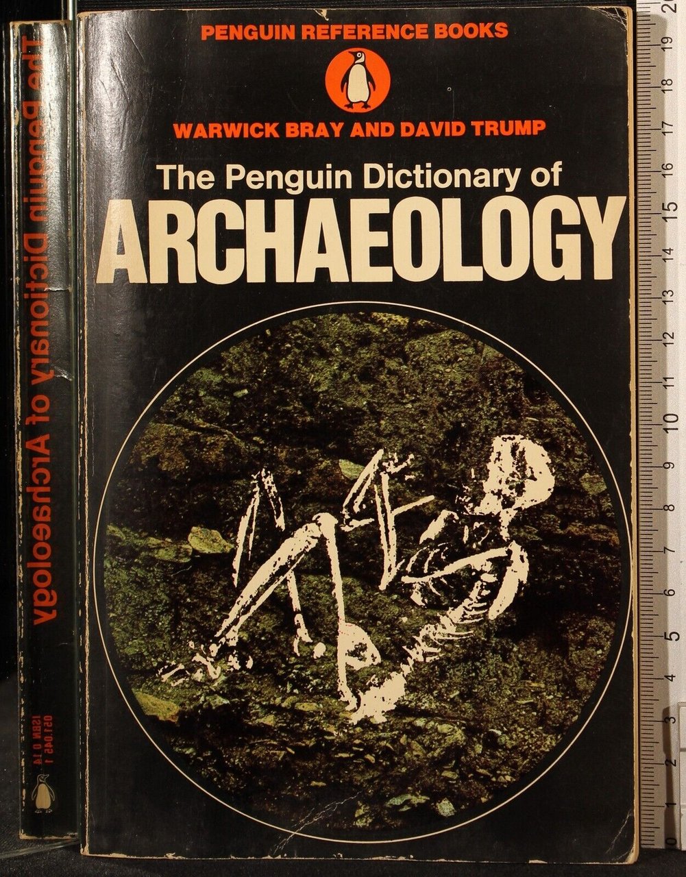 The penguin dictionary of Archeology | Immagine principale