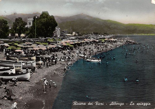 Albenga Spiaggia animata anni '50