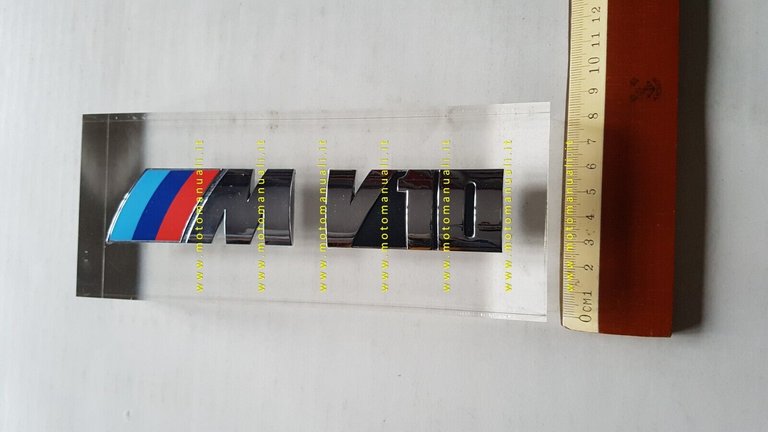 BMW Motore V10 2005 fermacarte originale promozionale plexiglass