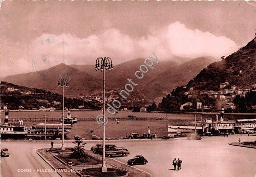 Cartolina - Como Piazza Cavour auto d'epoca barche 1950