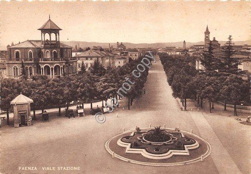 Cartolina - Faenza Viale Stazione