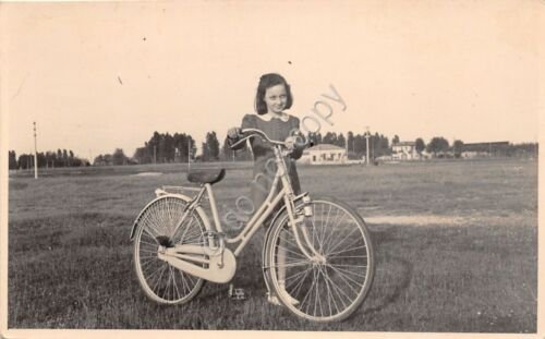 Cartolina - Fotografia - Bicicletta - Bambina con bicicletta - …