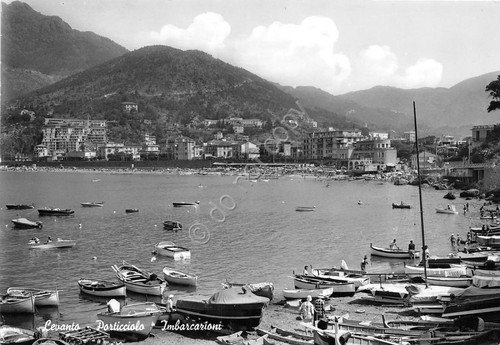 Cartolina - Levanto - Porticciolo - Barche - 1965 | Immagine principale