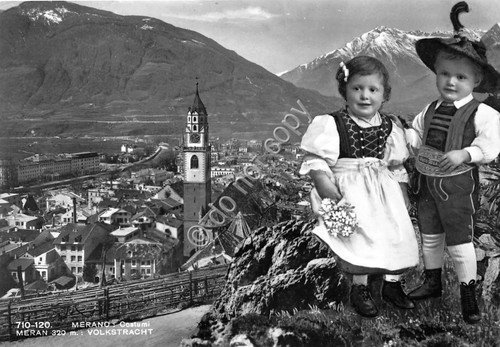 Cartolina - Merano Panorama Bambini in costume tradizionale | Immagine principale