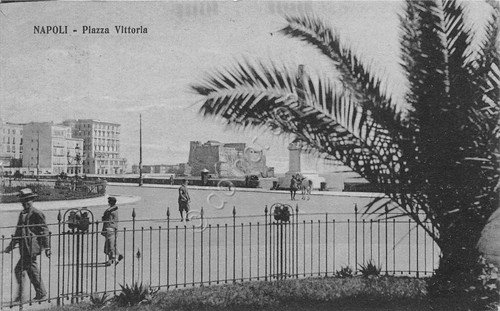 Cartolina - Napoli - Piazza Vittoria - animata - 1927 | Immagine principale