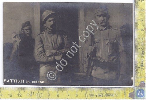 Cartolina - Postcard - Battisti in catene