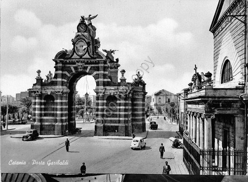 Cartolina - Postcard - Catania - Porta Garibaldi - auto …