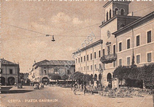 Cartolina - Postcard - Cervia - Piazza Garibaldi - animata …