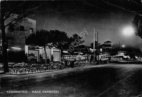 Cartolina - Postcard - Cesenatico - Viale Carducci - Notturno … | Immagine principale