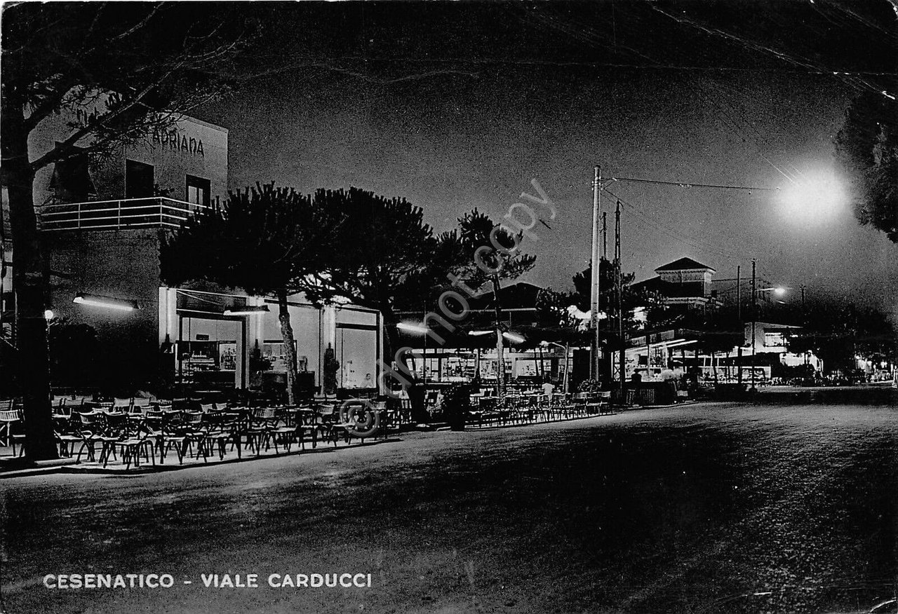 Cartolina - Postcard - Cesenatico - Viale Carducci - Notturno …