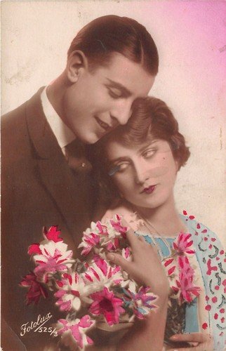 Cartolina - Postcard - Coppia di innamorati - fiori bianchi …