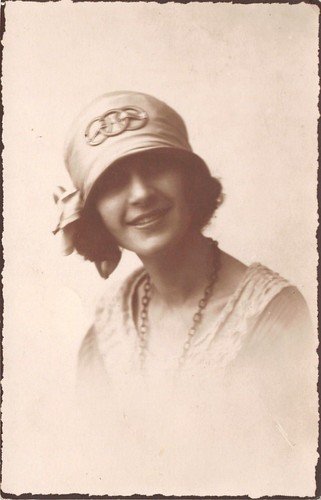 Cartolina - Postcard - donna con cappello