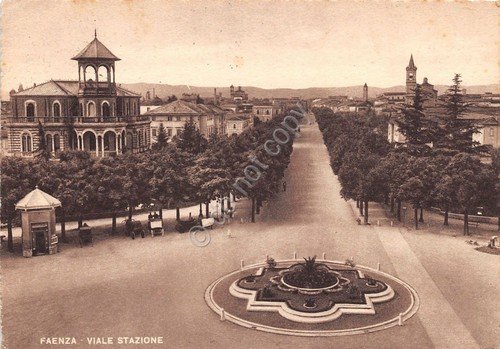 Cartolina - Postcard - Faenza - Viale Stazione - VG … | Immagine principale