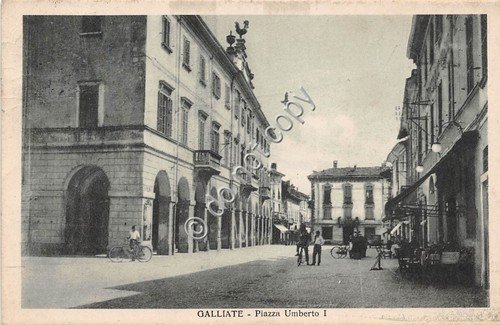 Cartolina - Postcard - Galliate Piazza Umberto I animata biciclette … | Immagine principale