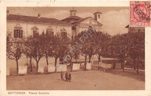 Cartolina - Postcard - Gattinara - Piazza Castello - animata …