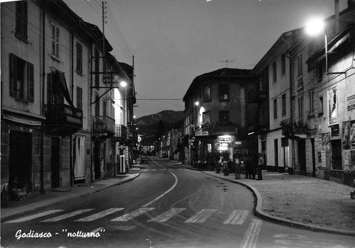 Cartolina - Postcard - Godiasco - Notturno - By night …