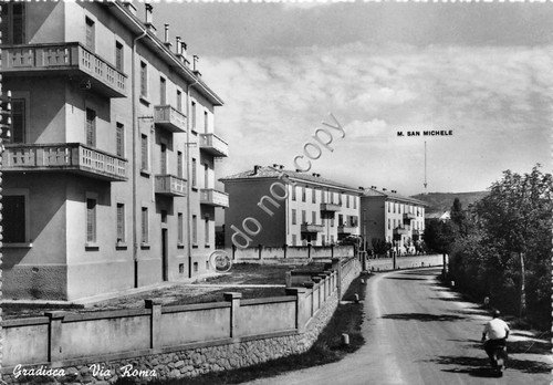 Cartolina - Postcard - Gradisca - Via Roma - 1982