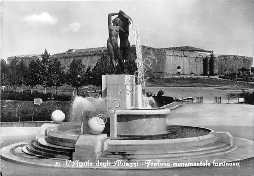 Cartolina - Postcard - L'Aquila degli Abruzzi - Fontana luminosa … | Immagine principale